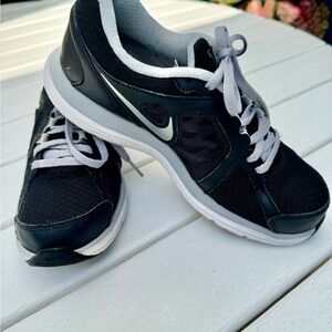 NIKE DUAL FUSION ST 3 RUNNING SHOE WOMENS SIZE 6US 3.5UK EUR36.5